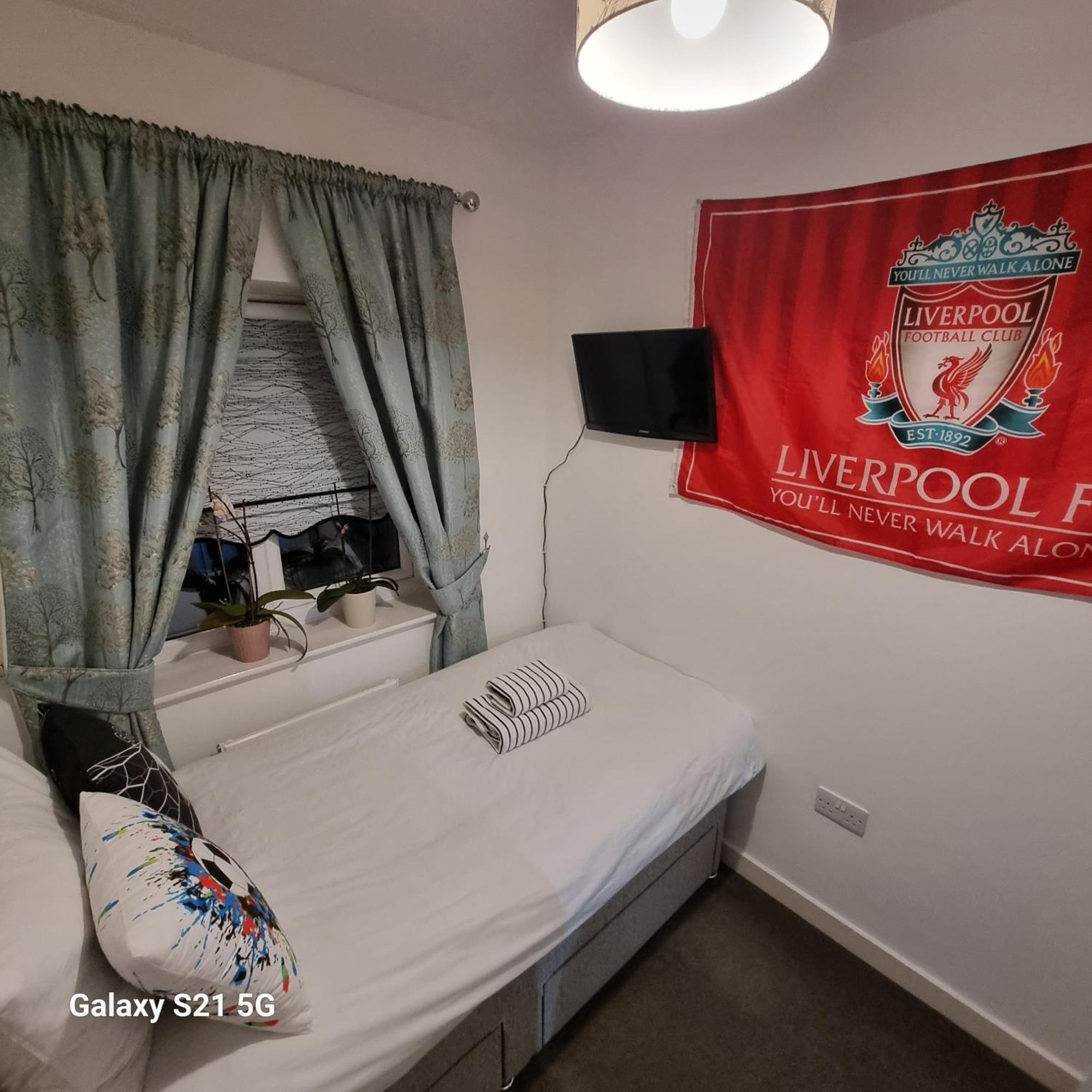 Liverpool Anfield Room photo