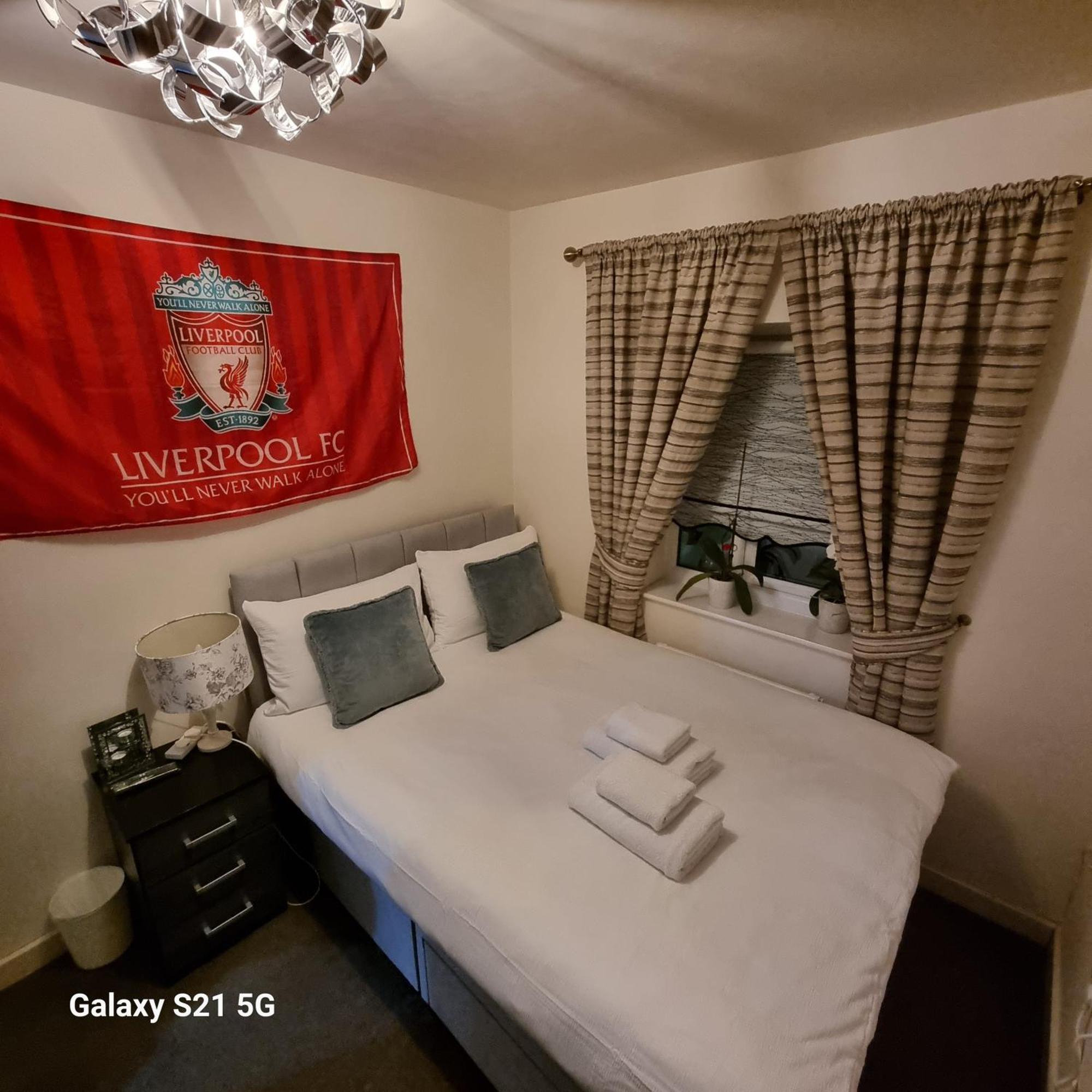 Liverpool Anfield Room photo