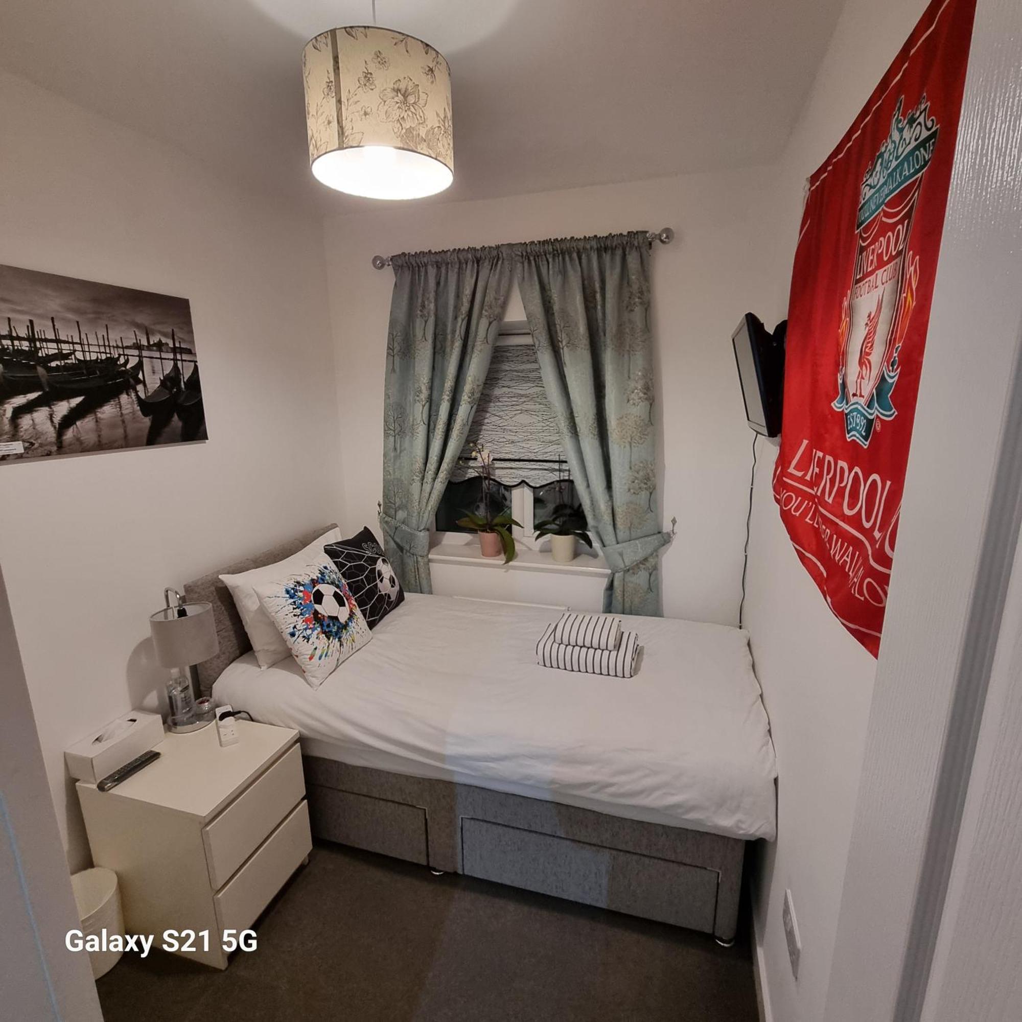 Liverpool Anfield Room photo